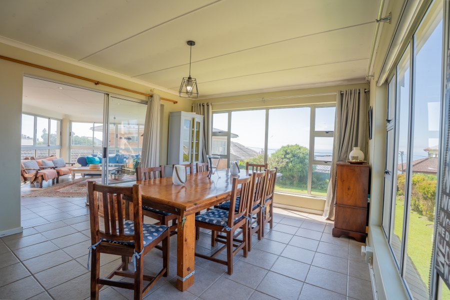 5 Bedroom Property for Sale in Kidds Beach Eastern Cape